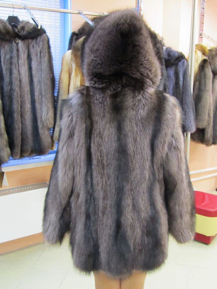 Молодежные модели полушубков из енота по 49800 рублей Молодежные модели полушубков из енота по 49800 рублей